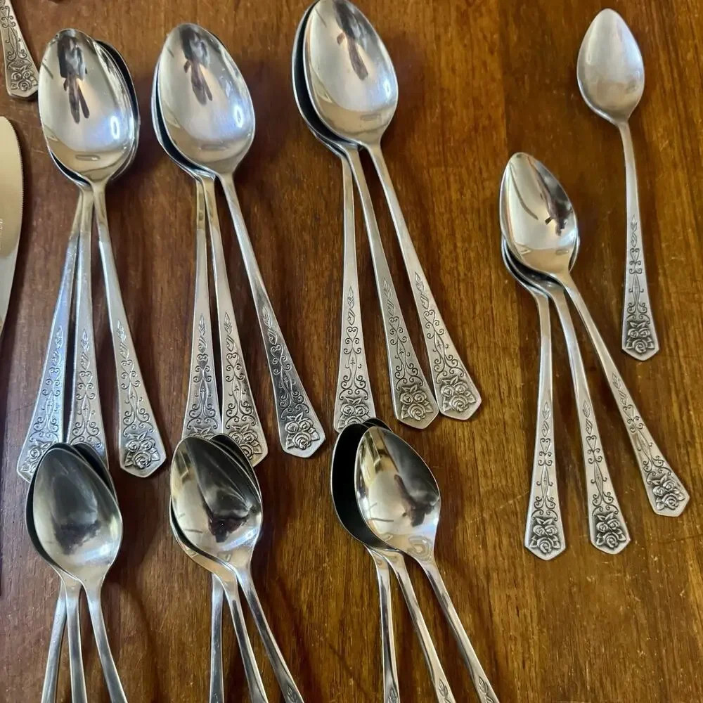 Oxford Hall Queen Tapestry 48 Pc Flatware Set Japan w/Original Box Rose